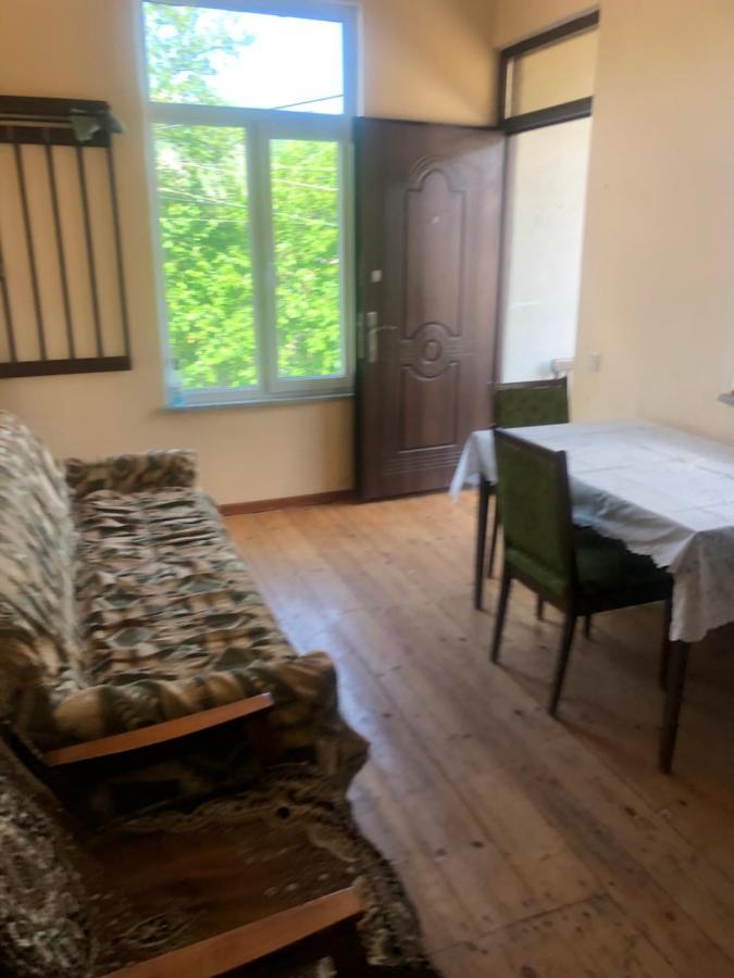 L&A Guest House Goris Esterno foto