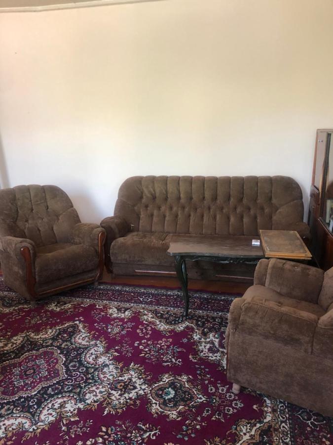 L&A Guest House Goris Esterno foto